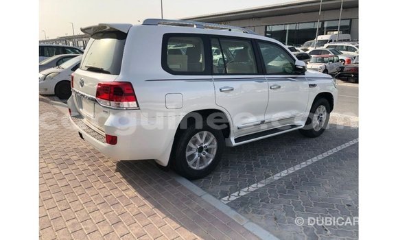 Buy Import Toyota Land Cruiser White Car in Import - Dubai in Conakry Buy Import Toyota Land Cruiser White Car in Import - Dubai in Conakry