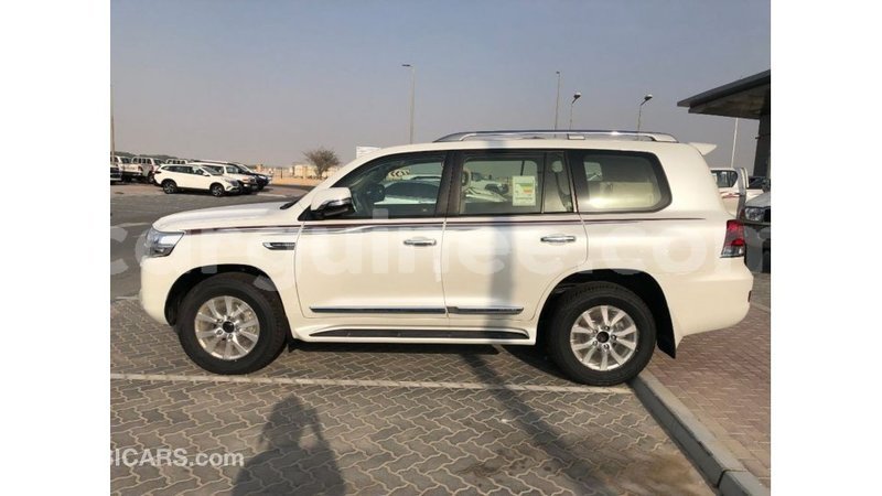 Big with watermark toyota land cruiser conakry import dubai 5132