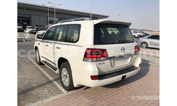 Buy Import Toyota Land Cruiser White Car in Import - Dubai in Conakry Buy Import Toyota Land Cruiser White Car in Import - Dubai in Conakry