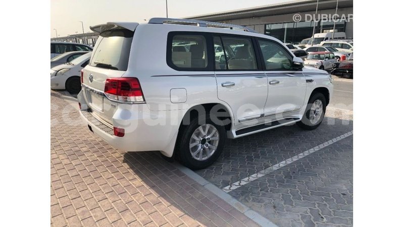 Big with watermark toyota land cruiser conakry import dubai 5132