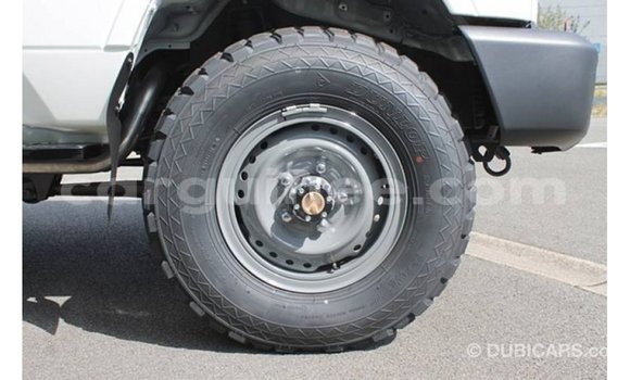 Buy Import Toyota Land Cruiser White Car in Import - Dubai in Conakry Buy Import Toyota Land Cruiser White Car in Import - Dubai in Conakry