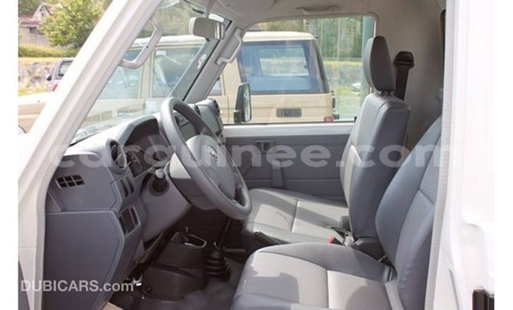 Buy Import Toyota Land Cruiser White Car in Import - Dubai in Conakry Buy Import Toyota Land Cruiser White Car in Import - Dubai in Conakry
