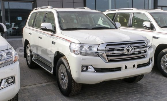 Buy Import Toyota Land Cruiser White Car in Import - Dubai in Conakry Buy Import Toyota Land Cruiser White Car in Import - Dubai in Conakry