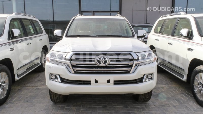 Big with watermark toyota land cruiser conakry import dubai 5144