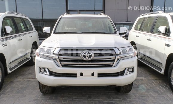 Buy Import Toyota Land Cruiser White Car in Import - Dubai in Conakry Buy Import Toyota Land Cruiser White Car in Import - Dubai in Conakry