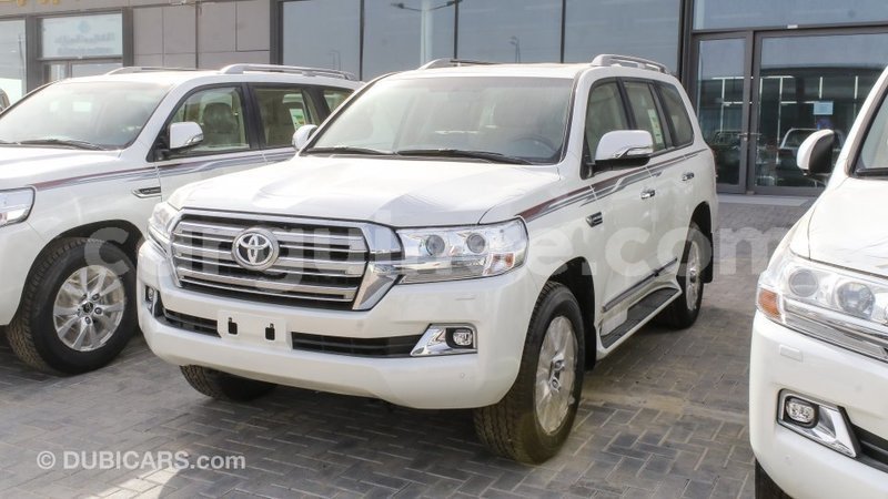 Big with watermark toyota land cruiser conakry import dubai 5144