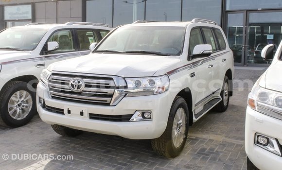 Buy Import Toyota Land Cruiser White Car in Import - Dubai in Conakry Buy Import Toyota Land Cruiser White Car in Import - Dubai in Conakry
