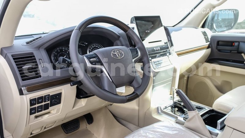 Big with watermark toyota land cruiser conakry import dubai 5144