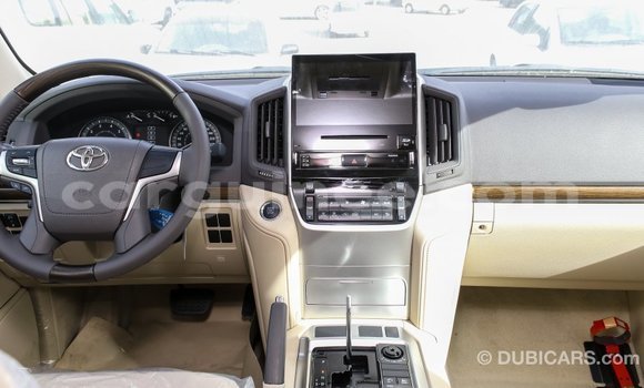 Buy Import Toyota Land Cruiser White Car in Import - Dubai in Conakry Buy Import Toyota Land Cruiser White Car in Import - Dubai in Conakry