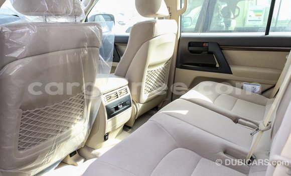 Buy Import Toyota Land Cruiser White Car in Import - Dubai in Conakry Buy Import Toyota Land Cruiser White Car in Import - Dubai in Conakry