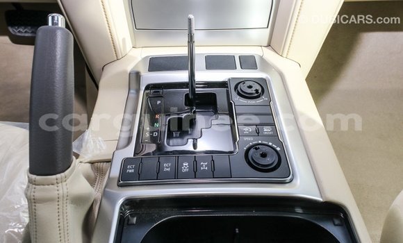 Buy Import Toyota Land Cruiser White Car in Import - Dubai in Conakry Buy Import Toyota Land Cruiser White Car in Import - Dubai in Conakry