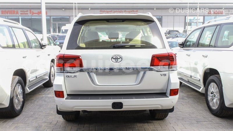 Big with watermark toyota land cruiser conakry import dubai 5144