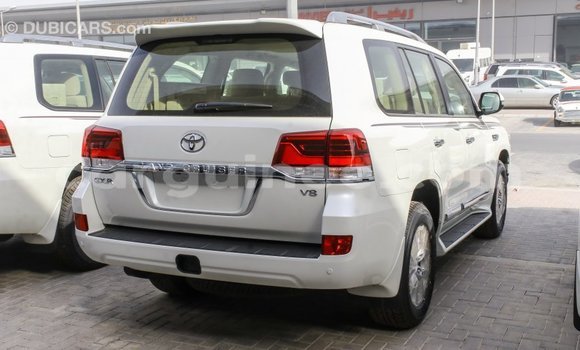 Buy Import Toyota Land Cruiser White Car in Import - Dubai in Conakry Buy Import Toyota Land Cruiser White Car in Import - Dubai in Conakry