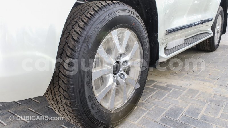 Big with watermark toyota land cruiser conakry import dubai 5144