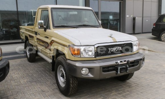 Buy Import Toyota Land Cruiser Beige Car in Import - Dubai in Conakry Buy Import Toyota Land Cruiser Beige Car in Import - Dubai in Conakry