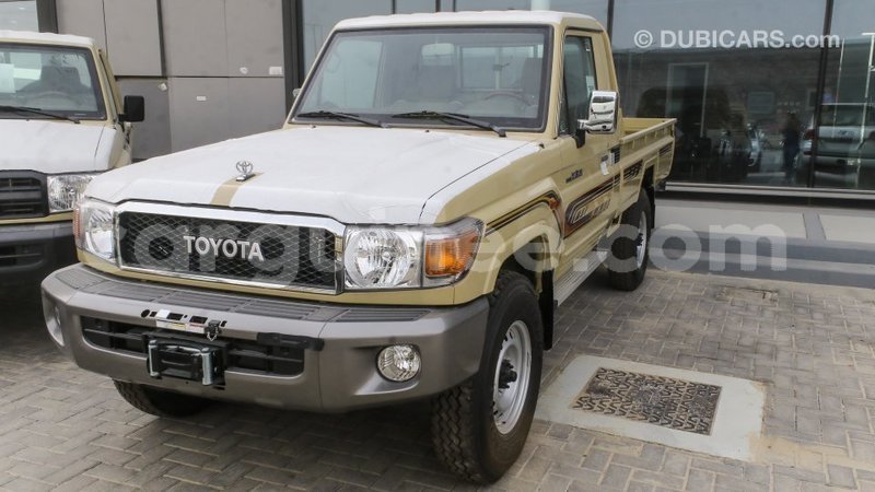 Big with watermark toyota land cruiser conakry import dubai 5145