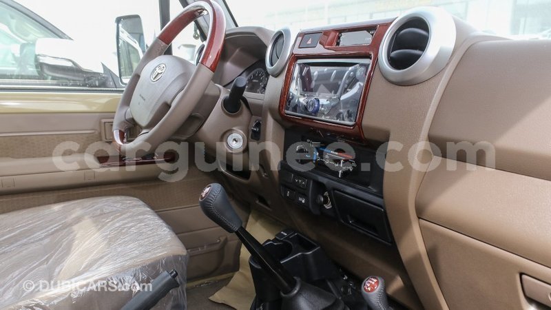 Big with watermark toyota land cruiser conakry import dubai 5145