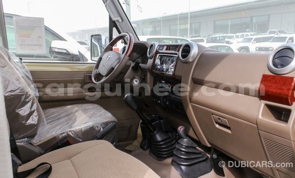 Buy Import Toyota Land Cruiser Beige Car in Import - Dubai in Conakry Buy Import Toyota Land Cruiser Beige Car in Import - Dubai in Conakry