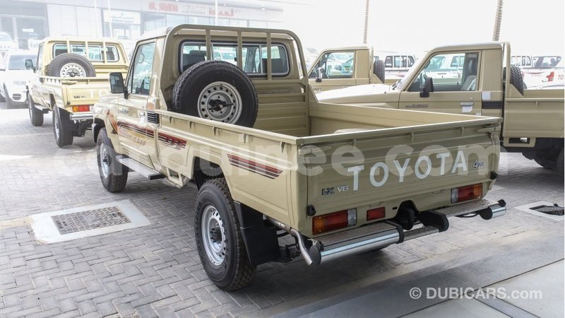 Big with watermark toyota land cruiser conakry import dubai 5145