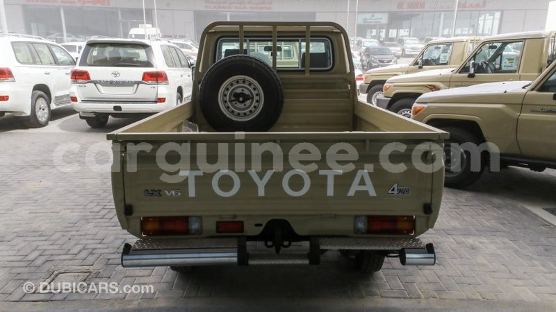 Big with watermark toyota land cruiser conakry import dubai 5145