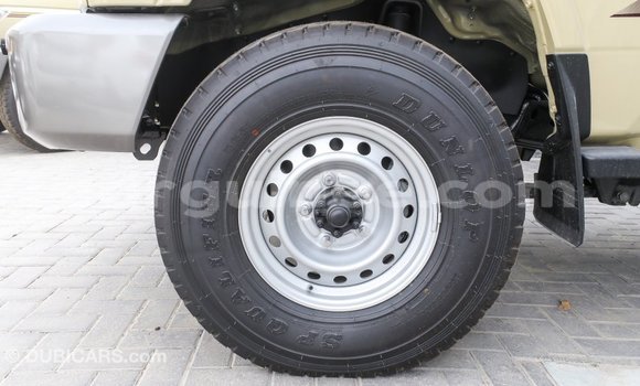 Buy Import Toyota Land Cruiser Beige Car in Import - Dubai in Conakry Buy Import Toyota Land Cruiser Beige Car in Import - Dubai in Conakry