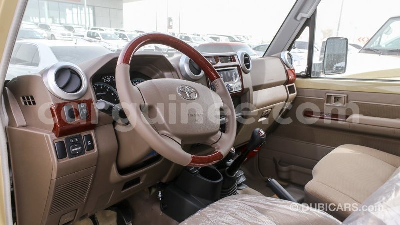 Big with watermark toyota land cruiser conakry import dubai 5146