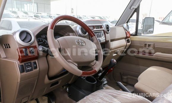 Buy Import Toyota Land Cruiser Beige Car in Import - Dubai in Conakry Buy Import Toyota Land Cruiser Beige Car in Import - Dubai in Conakry