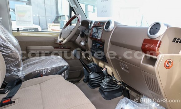 Acheter Import Voiture Toyota Land Cruiser Beige à Import - Dubai, Conakry Acheter Import Voiture Toyota Land Cruiser Beige à Import - Dubai, Conakry