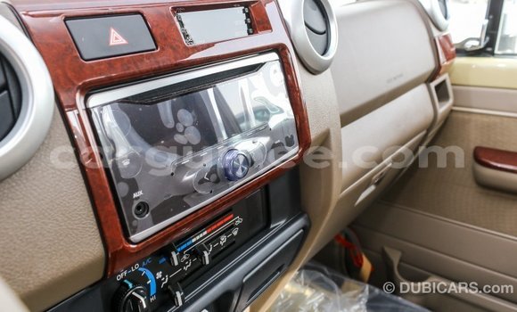 Acheter Import Voiture Toyota Land Cruiser Beige à Import - Dubai, Conakry Acheter Import Voiture Toyota Land Cruiser Beige à Import - Dubai, Conakry