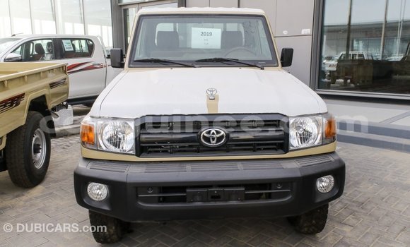 Buy Import Toyota Land Cruiser Beige Car in Import - Dubai in Conakry Buy Import Toyota Land Cruiser Beige Car in Import - Dubai in Conakry