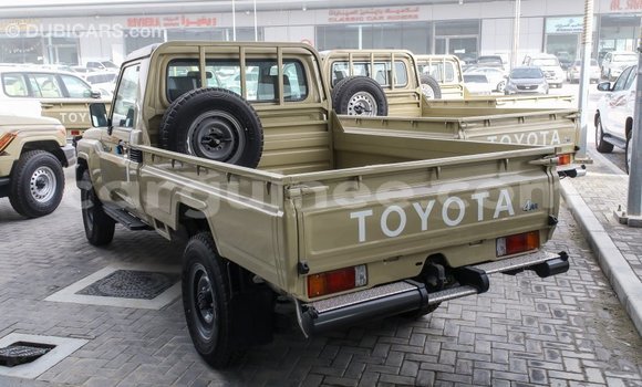 Buy Import Toyota Land Cruiser Beige Car in Import - Dubai in Conakry Buy Import Toyota Land Cruiser Beige Car in Import - Dubai in Conakry