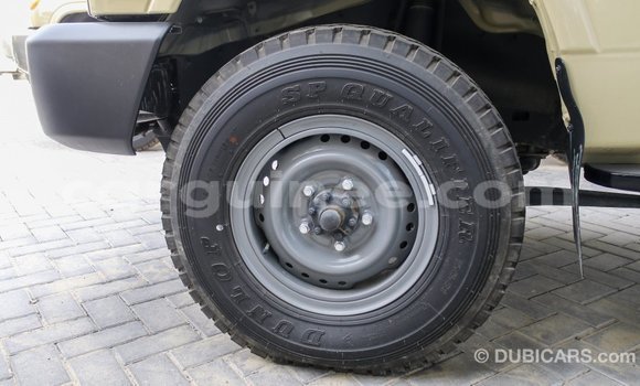 Buy Import Toyota Land Cruiser Beige Car in Import - Dubai in Conakry Buy Import Toyota Land Cruiser Beige Car in Import - Dubai in Conakry