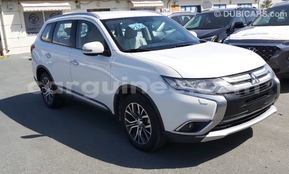 Buy Import Mitsubishi Outlander White Car in Import - Dubai in Conakry Buy Import Mitsubishi Outlander White Car in Import - Dubai in Conakry