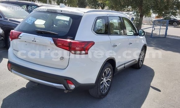 Buy Import Mitsubishi Outlander White Car in Import - Dubai in Conakry Buy Import Mitsubishi Outlander White Car in Import - Dubai in Conakry
