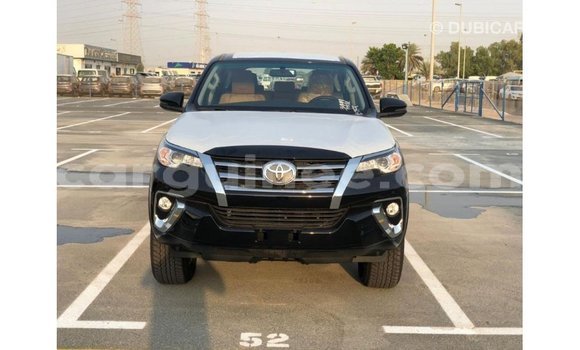 Acheter Import Voiture Toyota Fortuner Noir à Import - Dubai, Conakry Acheter Import Voiture Toyota Fortuner Noir à Import - Dubai, Conakry