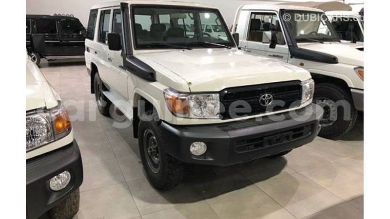 Big with watermark toyota land cruiser conakry import dubai 5183