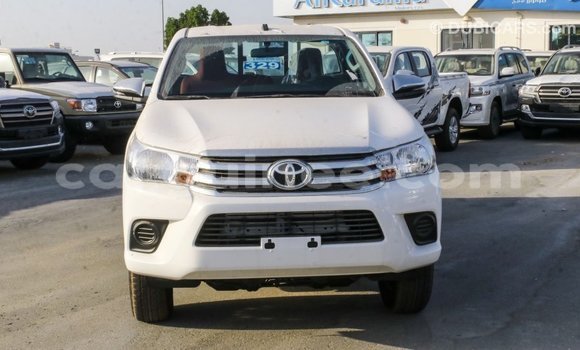 Acheter Import Voiture Toyota Hilux Blanc à Import - Dubai, Conakry Acheter Import Voiture Toyota Hilux Blanc à Import - Dubai, Conakry