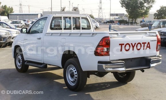 Acheter Import Voiture Toyota Hilux Blanc à Import - Dubai, Conakry Acheter Import Voiture Toyota Hilux Blanc à Import - Dubai, Conakry