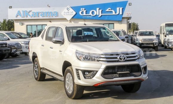 Acheter Import Voiture Toyota Hilux Blanc à Import - Dubai, Conakry Acheter Import Voiture Toyota Hilux Blanc à Import - Dubai, Conakry