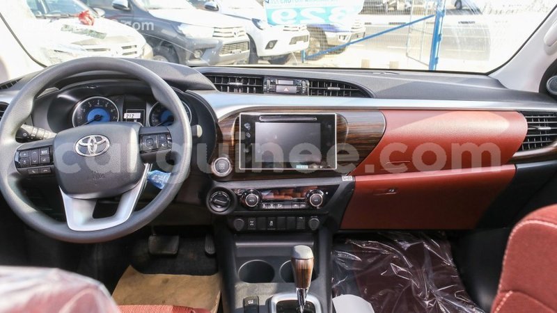 Big with watermark toyota hilux conakry import dubai 5195