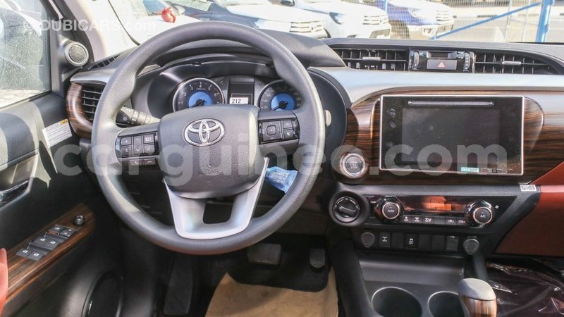 Big with watermark toyota hilux conakry import dubai 5195