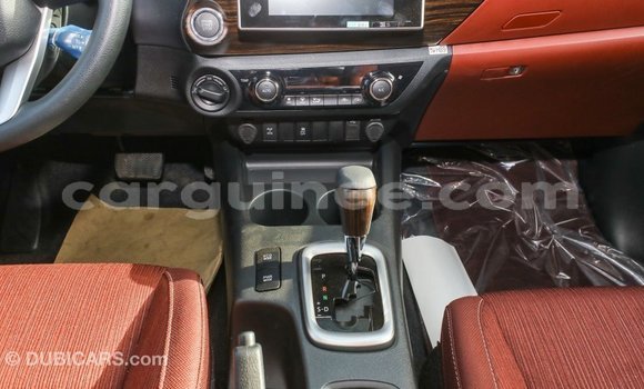 Acheter Import Voiture Toyota Hilux Blanc à Import - Dubai, Conakry Acheter Import Voiture Toyota Hilux Blanc à Import - Dubai, Conakry