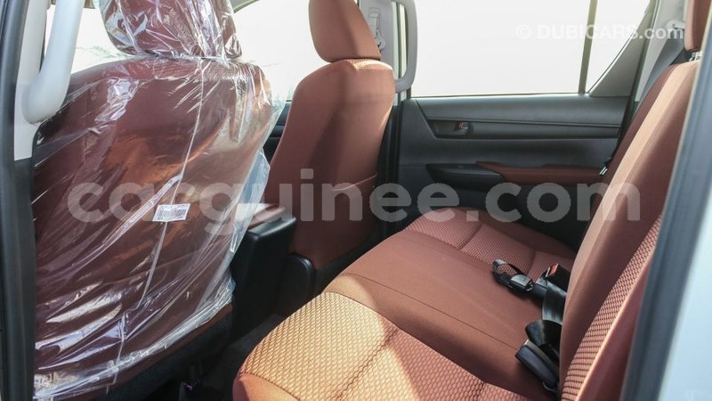 Big with watermark toyota hilux conakry import dubai 5198