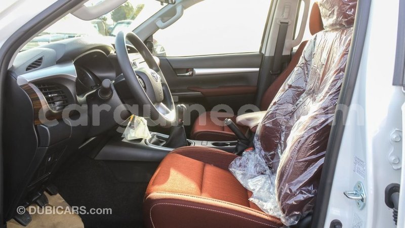 Big with watermark toyota hilux conakry import dubai 5199