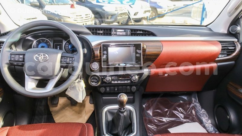 Big with watermark toyota hilux conakry import dubai 5199