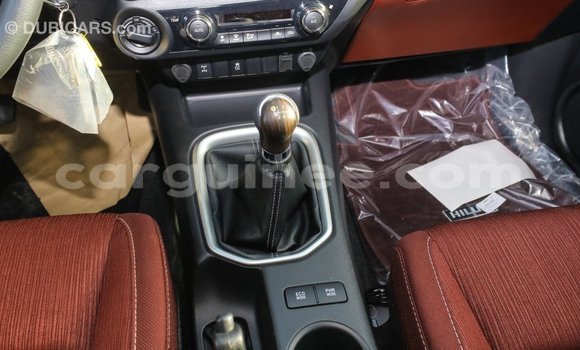 Acheter Import Voiture Toyota Hilux Blanc à Import - Dubai, Conakry Acheter Import Voiture Toyota Hilux Blanc à Import - Dubai, Conakry