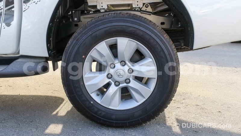 Big with watermark toyota hilux conakry import dubai 5199