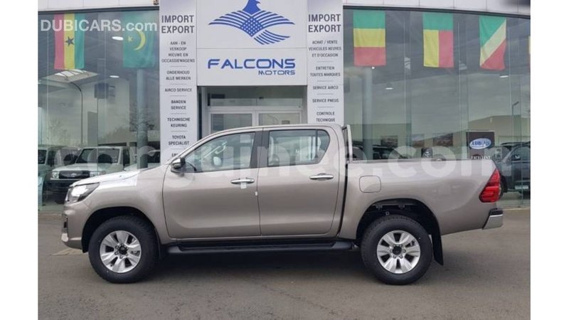 Big with watermark toyota hilux conakry import dubai 5211