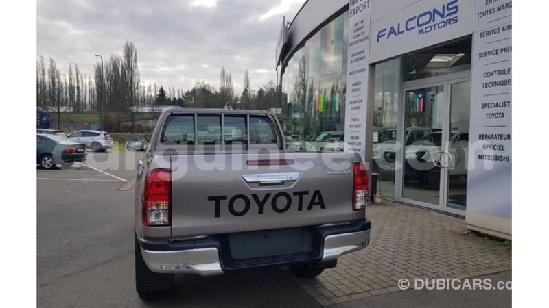 Big with watermark toyota hilux conakry import dubai 5211