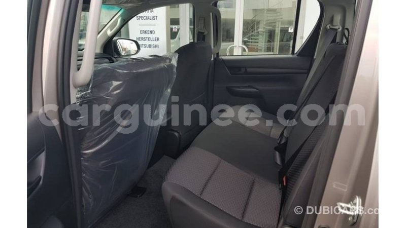 Big with watermark toyota hilux conakry import dubai 5211